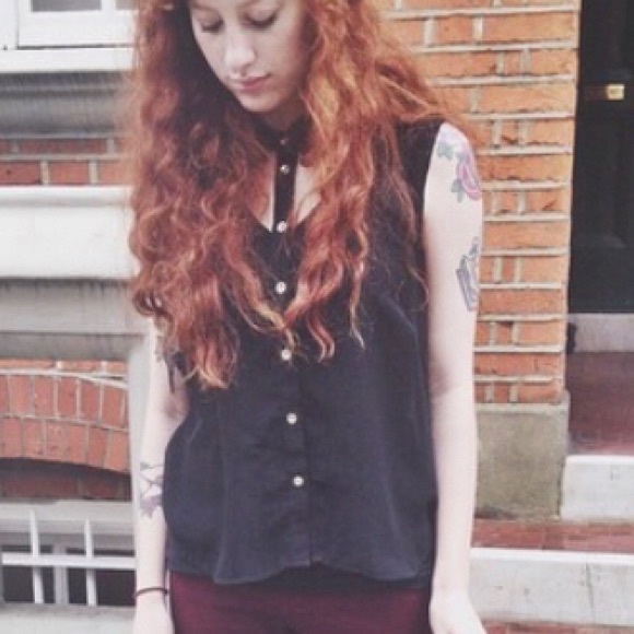 cut out tank top blouse | high-low | button down - Picture 8 of 9